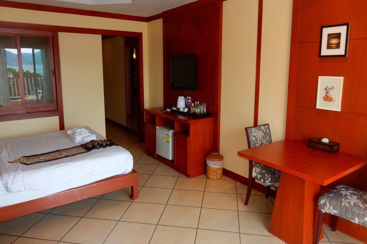 Baan Boa Resort Patong Bagian luar foto