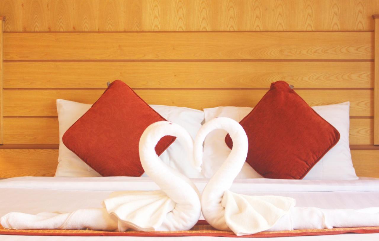 Baan Boa Resort Patong Bagian luar foto
